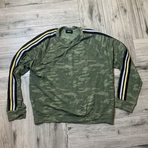 Monrow Women's Green Camo Striped Trim Rayon Blend Pullover Sweatshirt Medium - Picture 1 of 7